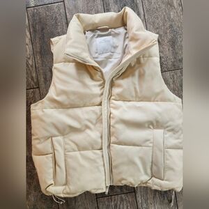 Hollister Women's Beige Puffer Vest Large